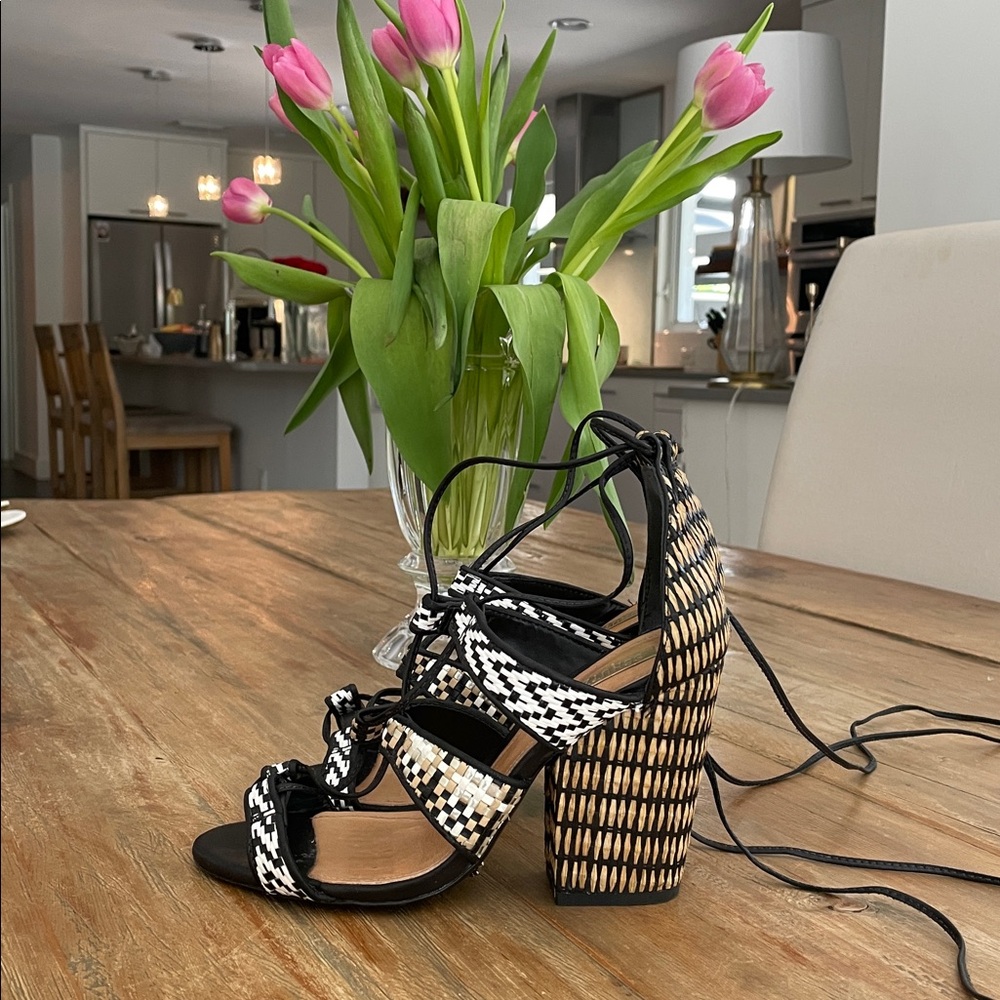 Schutz Evanuza Raffia Tribal block heel EUR38